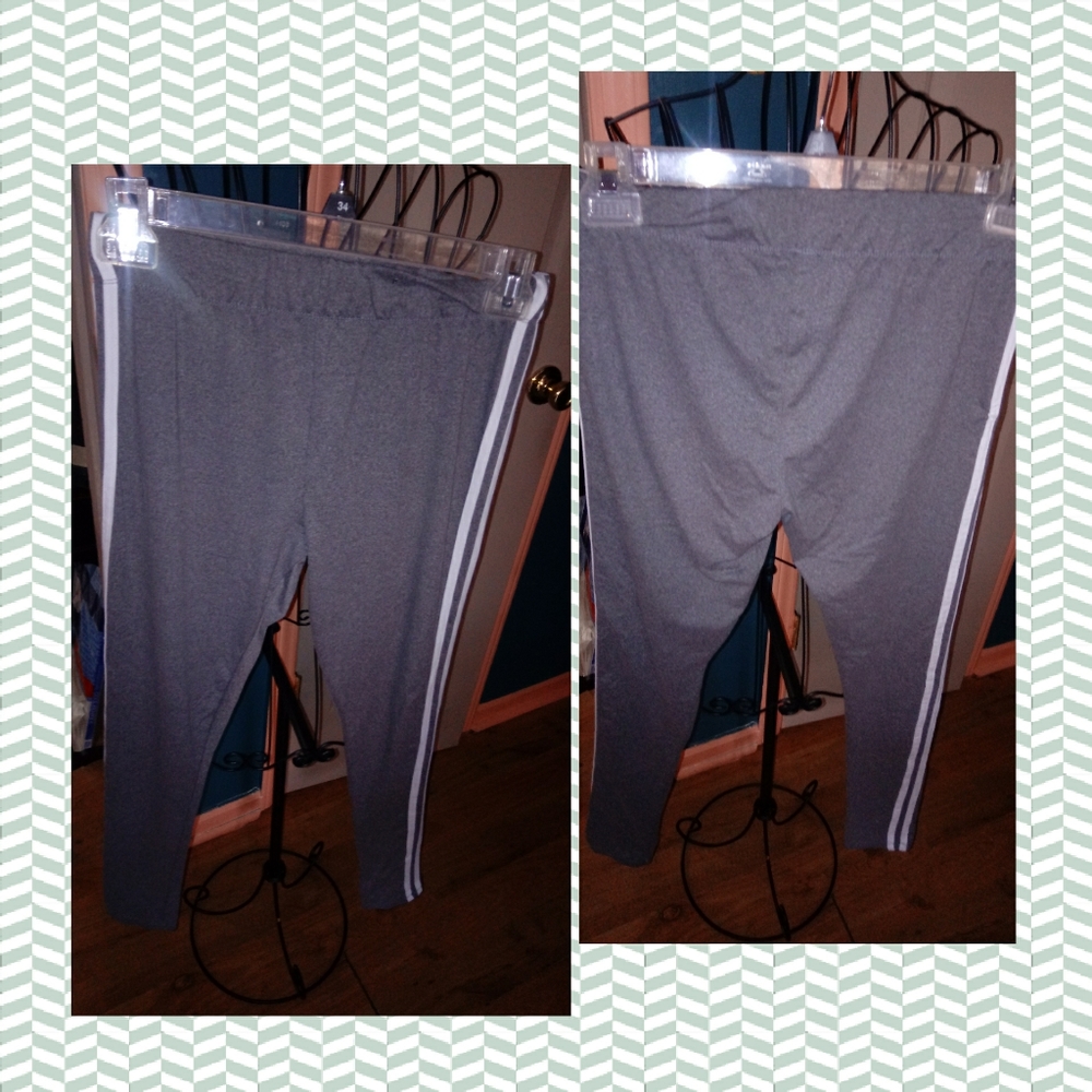 FINAL PRICE  Rue21 Gray & white Stripe Leggings
